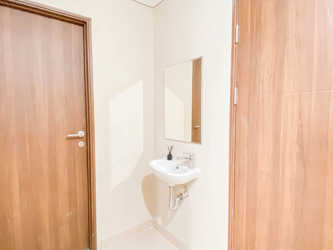 Bathroom 5, Cream Tone 1Br At Royal Sentul Park Apartment, Bogor