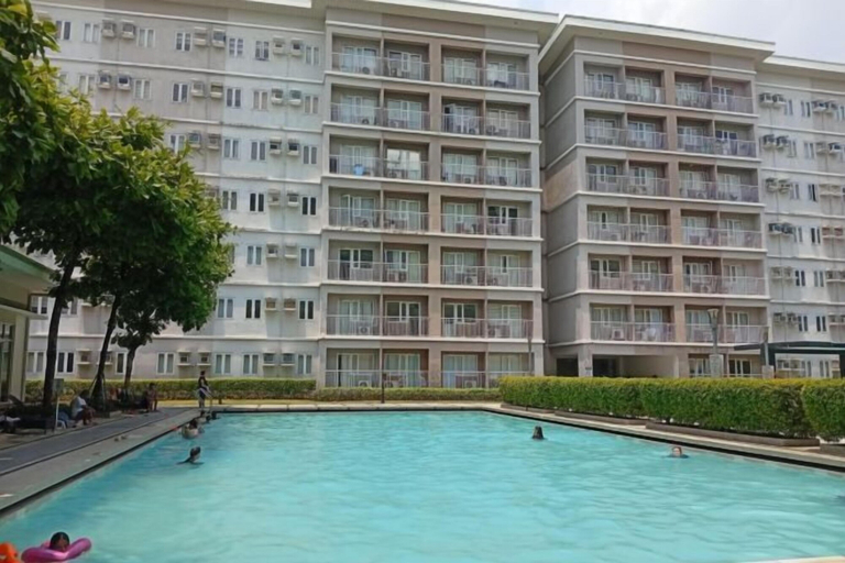 Outdoor pool, HapiBelles Staycation Trees Residence Tower 8, Kalookan City