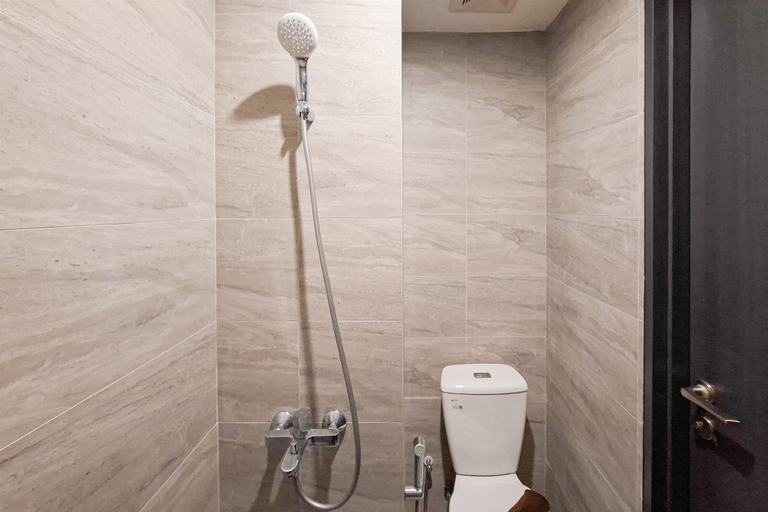 Interior 3, Minimalist And Homey Studio At Apartment Collins Boulevard, Tangerang