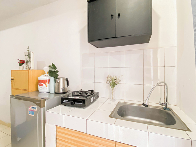 Private kitchen 4, Basic Studio Near Station At Margonda Residence 2 Apartment, Depok
