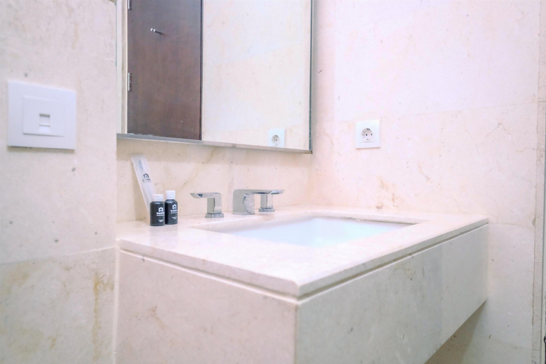 Bathroom 3, Good Deal And Modern 2Br Ciputra World 2 Apartment, Jakarta Selatan