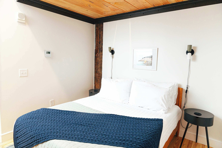Room 4, Loft 307 The William Vinyl Downtown Vibes, Jefferson