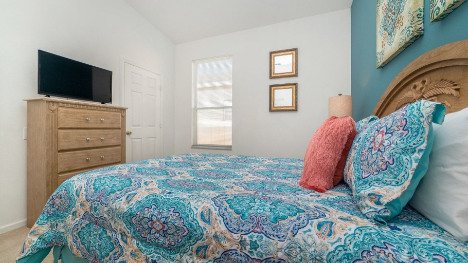 Room 3, Windsor Palms Resort 4 Bedroom Private Pool Home with Game Room 4 Home, Osceola