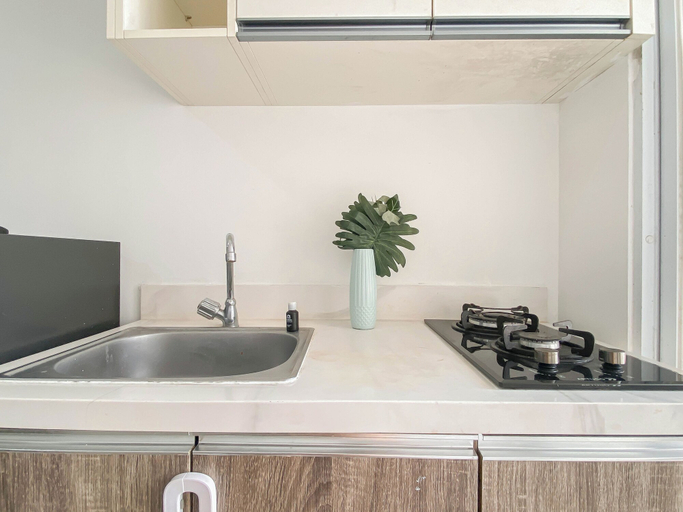 Private kitchen 3, Chic 1Br Apartment At Vittoria Residence, West Jakarta