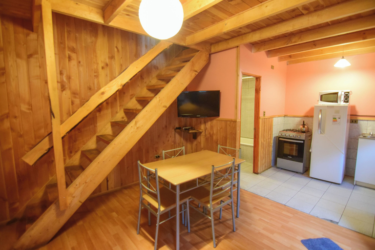 Room 5, Entre Hualles y Pellines, Cautín