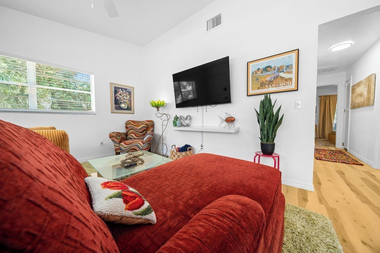 Living room 2, The Happy Haven Near Manatee Tours, Citrus