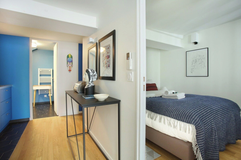 Bedroom 2, Sublime Apartment Le Marais / Beaubourg, Paris