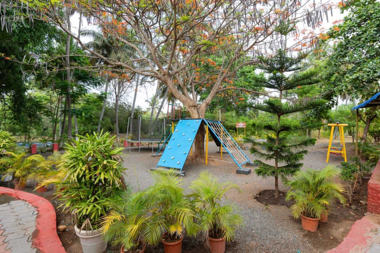 Game viewing, The Whistling Pine Woods, Coimbatore