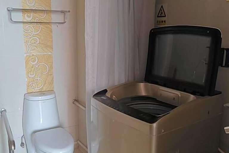 Bathroom 4, Danube International Hotel, Qingdao
