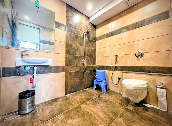 Bathroom 3, New Heaven Gold - Villa In Surat - Luxury Villa, Surat