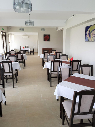 Food & Drinks 4, Villa Lotus, Deva