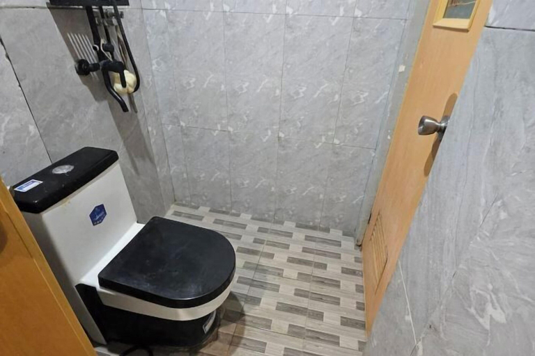 Bathroom 5, Natural Haven w/ Netflix,Videoke & Alfresco Dining, Dasmariñas