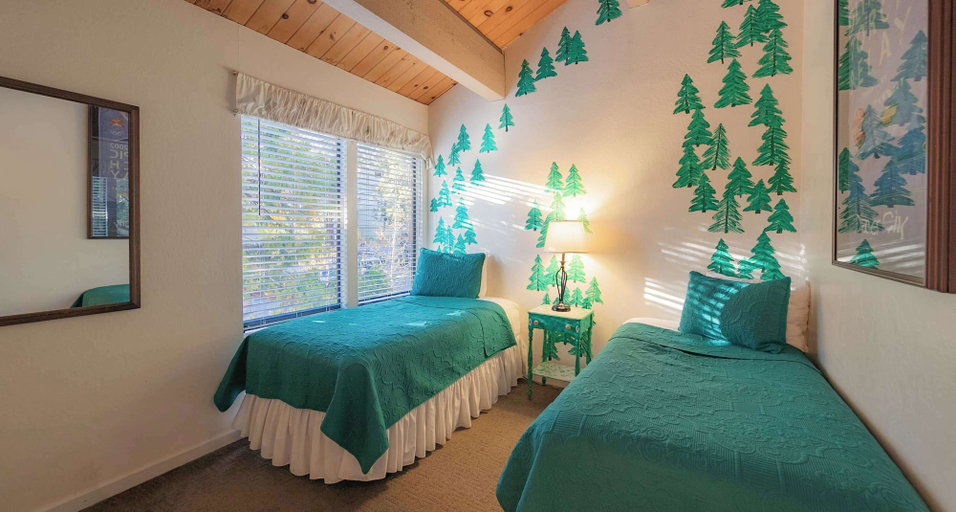 Room 2, Creekside Chalet, Stay for 6, Placer