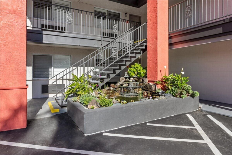 Exterior 2, Steinbeck Lodge, Monterey