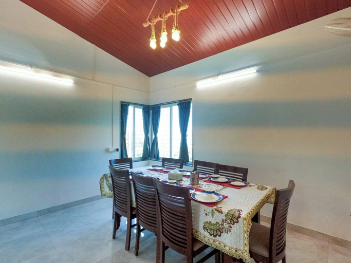 Dining 4, Cosmicstays Birdsong Lakeview Cottage, Pune