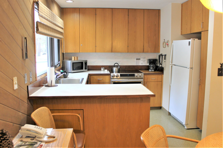 Private kitchen 3, Meadow House 58 2 Bedroom Home, Deschutes