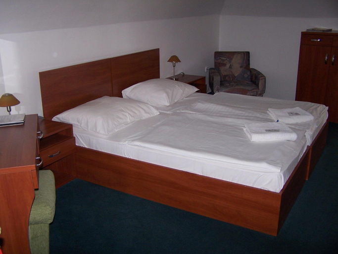 Bedroom 3, Fonix Hotel, Pécs