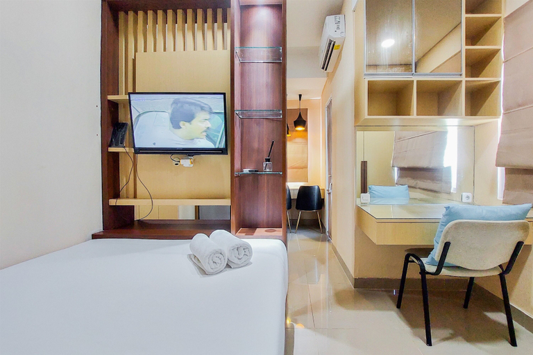 Interior 3, Strategic And Comfy Studio Apartment B Residence Near Bsd, Tangerang Selatan
