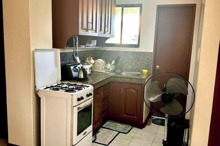 Private kitchen 3, Cranberry's 2Br Unit nr Convention Center #1, Iloilo City
