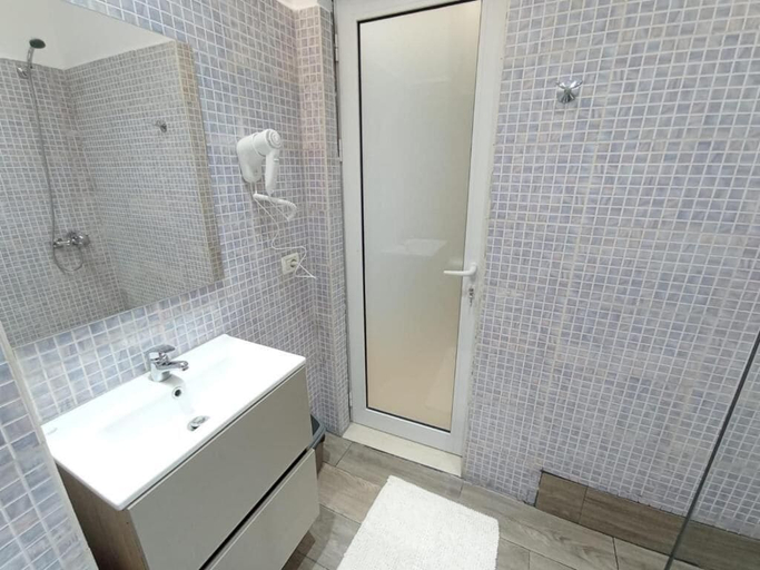 Bathroom 3, TreA Accomodations - Suite Lungomare, Vlorës
