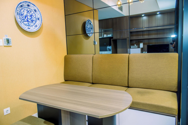 Living area 3, Modern And Comfort 1Br At The Smith Alam Sutera Apartment, Tangerang