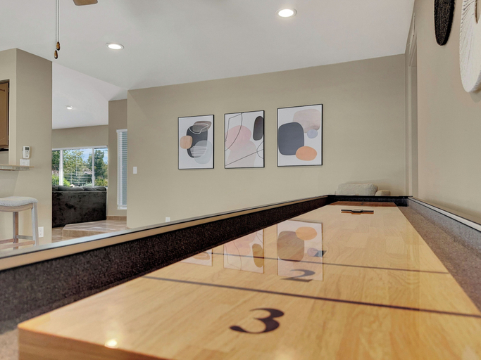 Game room 4, Yorkshire Glendale, Maricopa