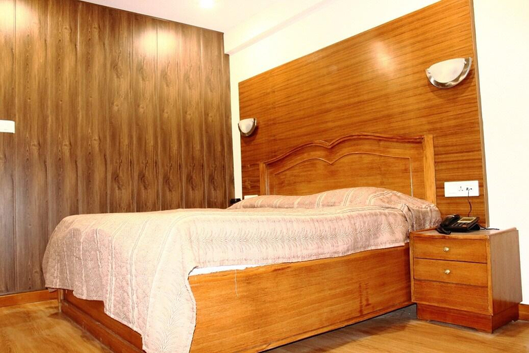 Bedroom 3, Hotel Dronagiri, Chamoli