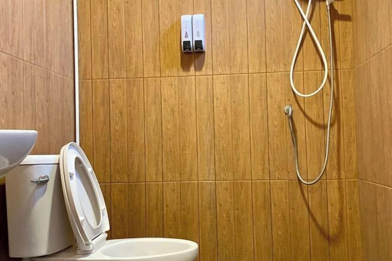 Bathroom 3, Taka Onzen, Kaeng Khoi