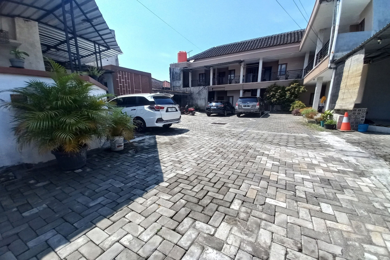 Front of property 3, Hotel O S_qyu Stay, Semarang