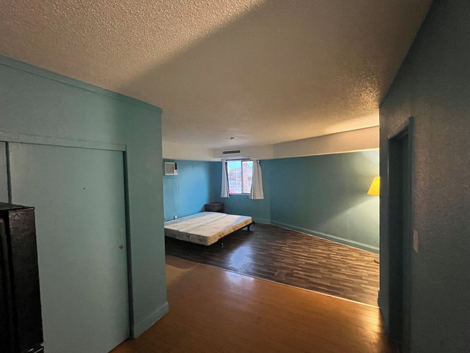 Room 1, Hebron, Clark