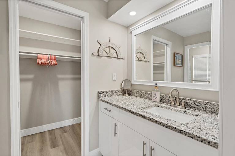 Bathroom 2, Cape Coral 3 Bedroom Private Pool Home - Canal Access 3 Home, Lee