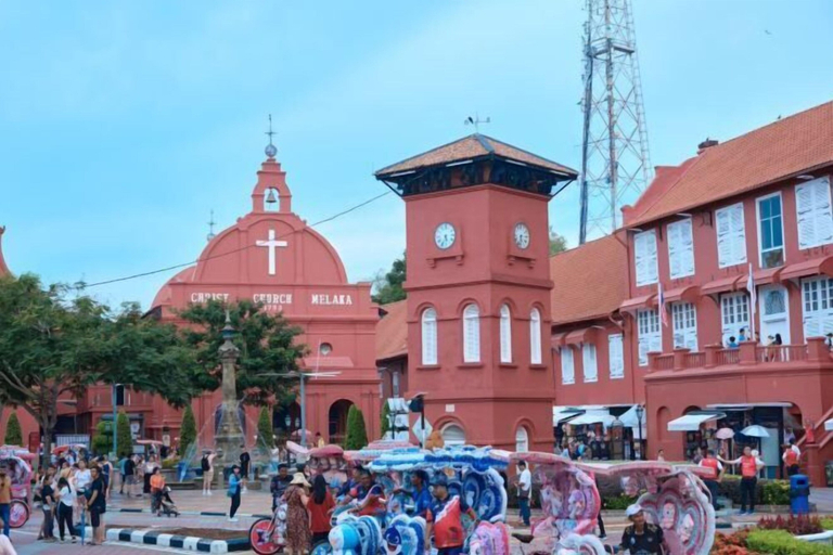 View from property 4, All-You-Need Room for 4 Walk & Drive Around to Tourist Hotspot Eden, Malacca City