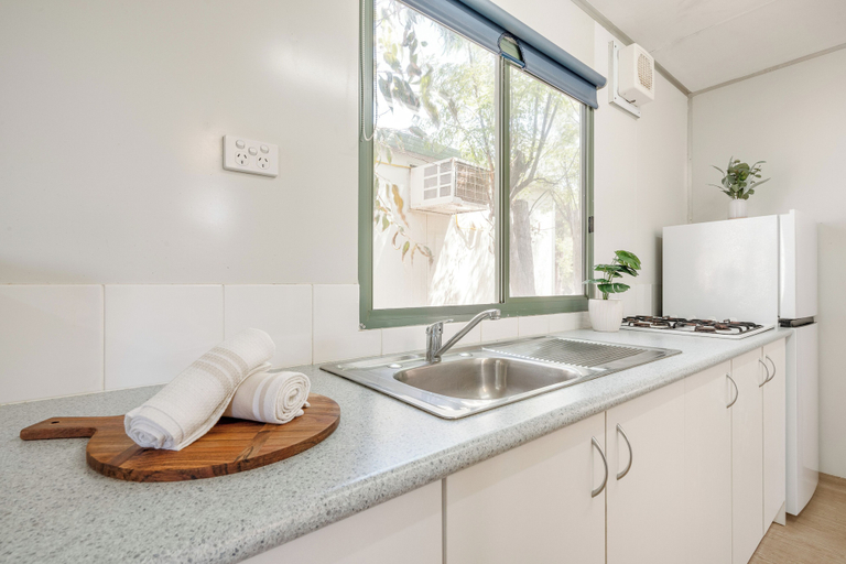 Bathroom 4, Tasman Holiday Parks - Kalbarri, Northampton
