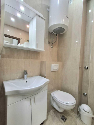 Bathroom 2, Palma Jaz