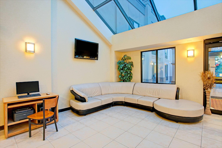 Public Area 3, Days Inn by Wyndham Parsippany, Morris