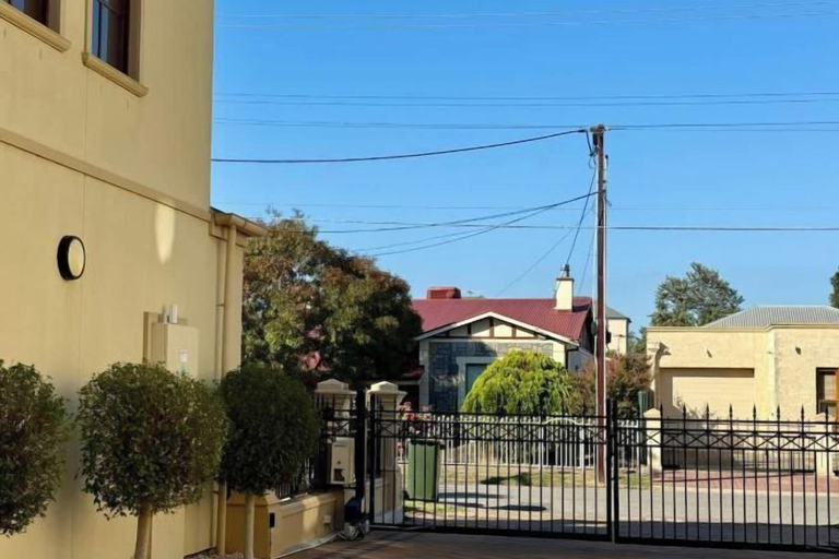 Property grounds, Beach & Bay - Modern Family Stay Glenelg North, Adelaide