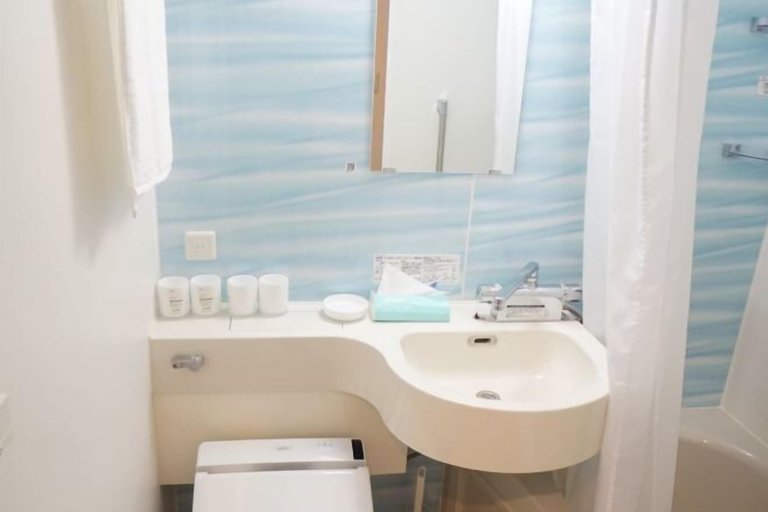 Bathroom 3, Shinsaibashi H2H 901, Osaka