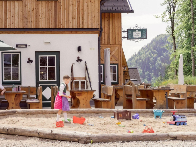 5, Chalet near Lake Grundlsee Ski Lift, Liezen