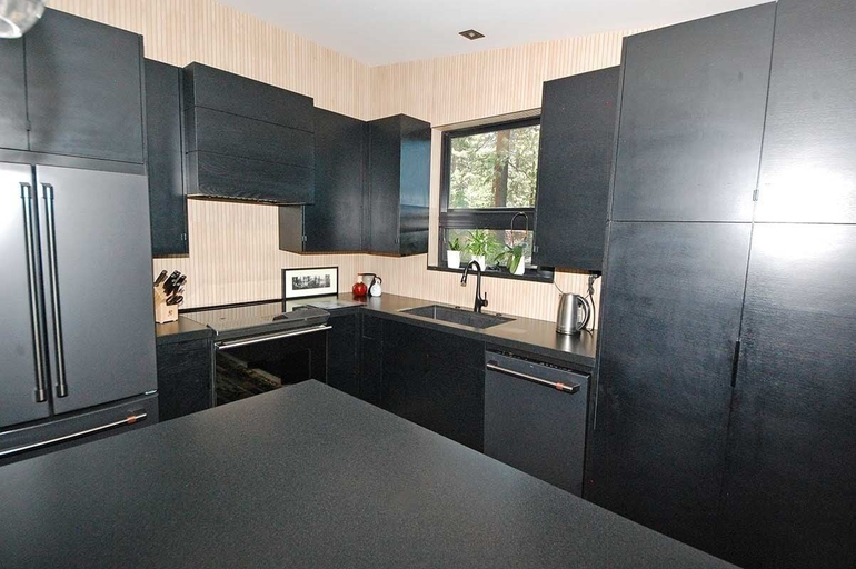 Private kitchen 3, 676 El Dorado Avenue 2 Bedroom Home, El Dorado