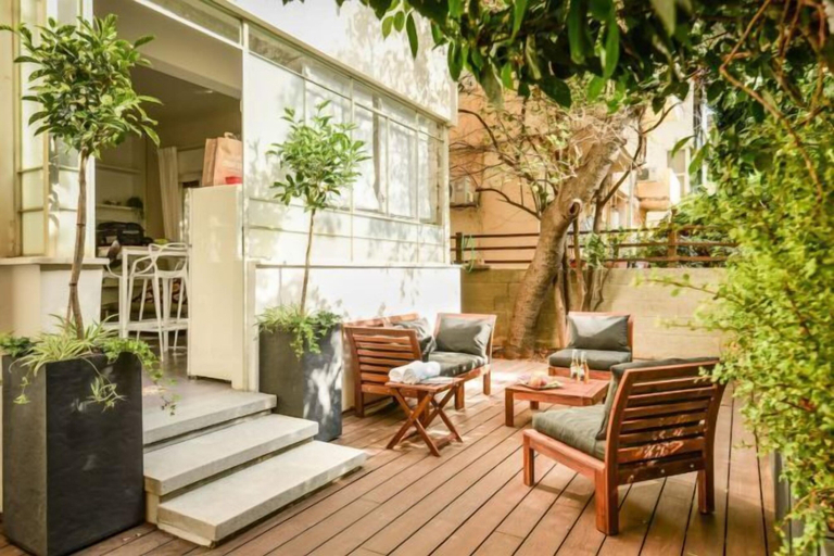 Others 5, Serene Retreat with Lush Garden