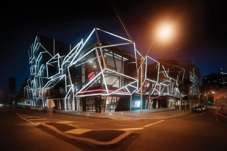 Exterior 3, A Modern 2BR Apt with City Views, FREE Parking, Melbourne