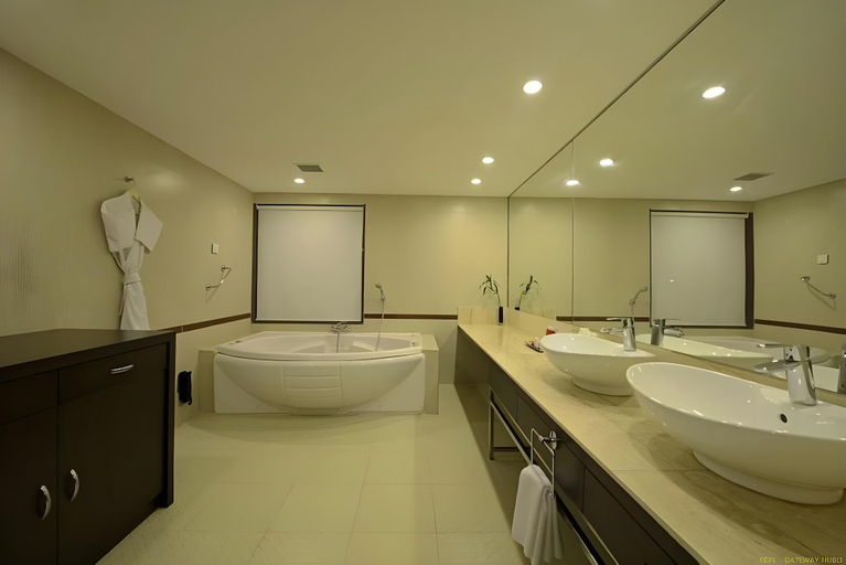 Bathroom 5, Hotel Naveen Lakeside, Dharwad