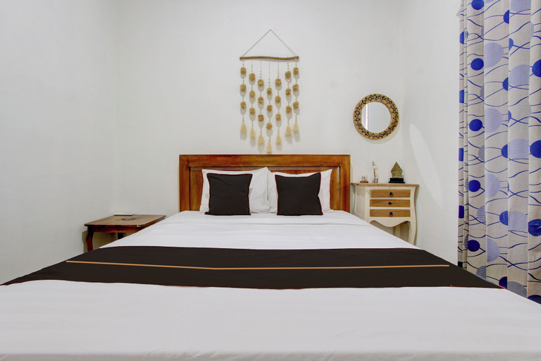 Room 2, OYO 94851 Watulumpang 1 Guest House, Bantul