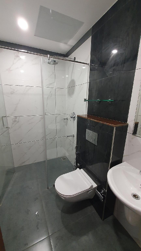 Bathroom 4, Hotel Woodlark, Idukki