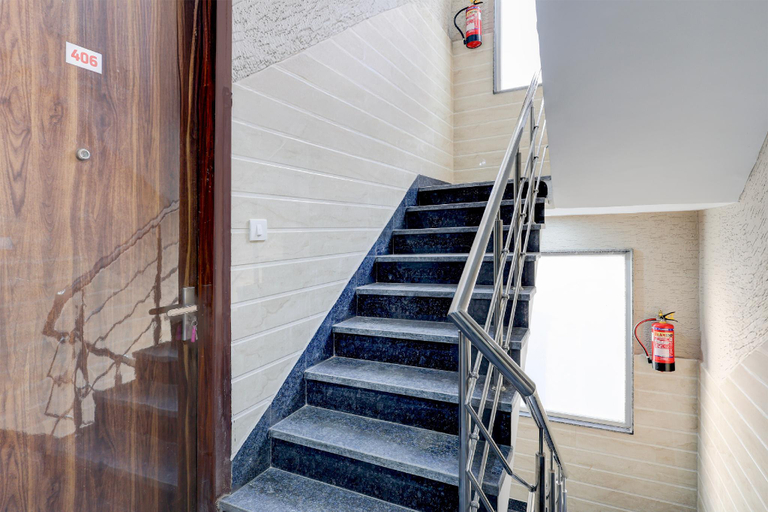 Facilities 4, Townhouse Phase 3 DLF Cyber City, Gurgaon