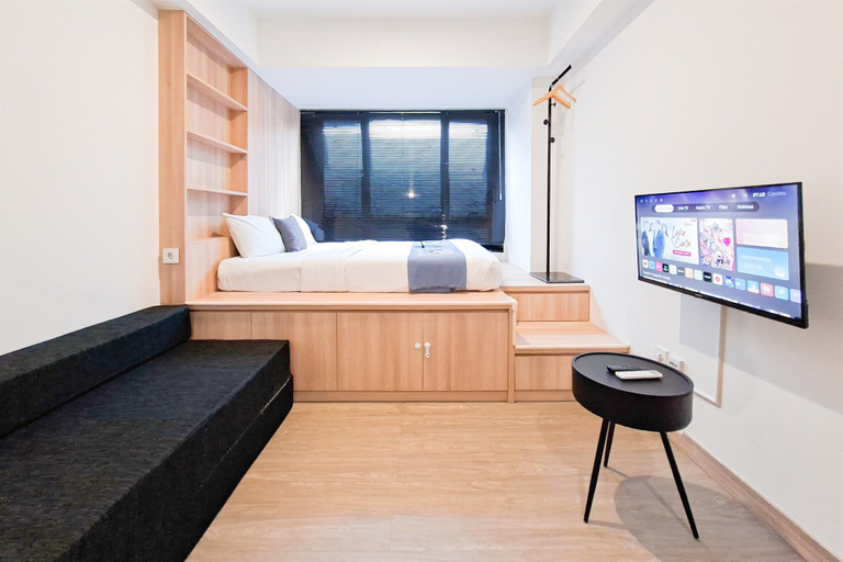 Room 4, Modern And Bright Studio Apartment Collins Boulevard, Tangerang