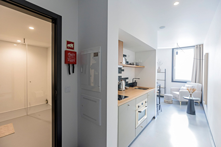 Private kitchen 2, Regras Apartments & Garden A6 by Benefit Collection, Porto