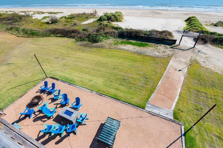 Property grounds 3, Deja Blue 5 Bedroom Home by RedAwning, Galveston