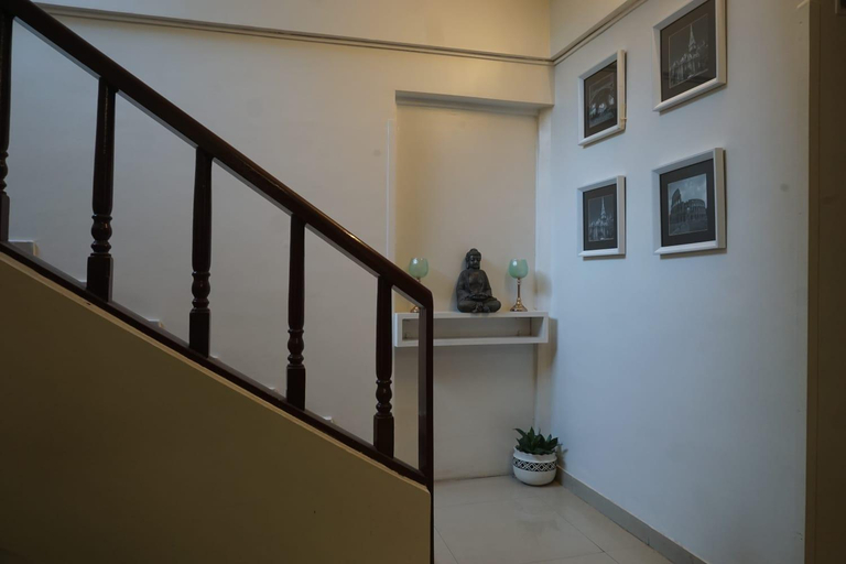 Others 5, Hotel Iris, Pune
