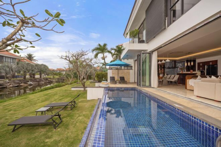 Sport & Beauty 5, Ocean Villa Da Nang 4BR 5 Beds, Private Pool and Kitchen, Da Nang